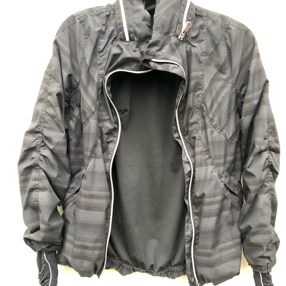 Lululemon Black/Gray rain fleece jacket ! !